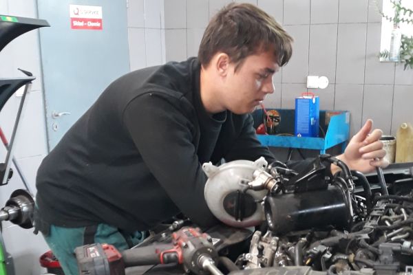 3-autosluzby-trojanD4744944-D51B-5676-1992-9362EBD55A8D.jpg