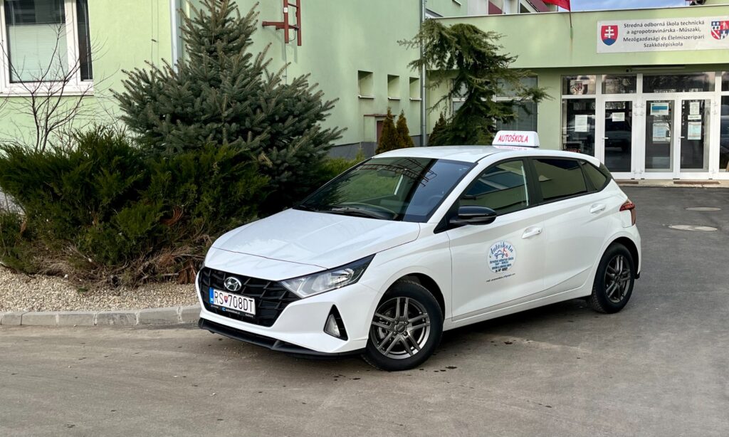 Hyundai i20 – výcvikové vozidlo autoškoly