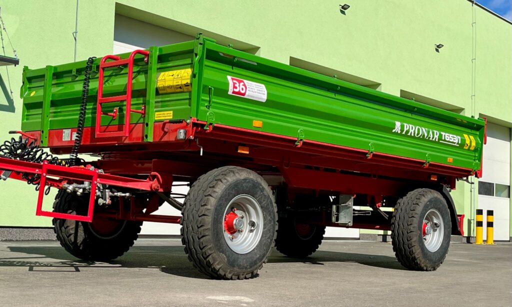 Traktorový príves Pronar T653/1