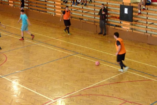 futsal-2019-1244C80431-3EB3-2A00-30EF-68703F1EBB66.jpg