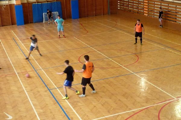 futsal-2019-141ACE7D8D-867F-DDD7-DB7F-CBD8C48161DF.jpg