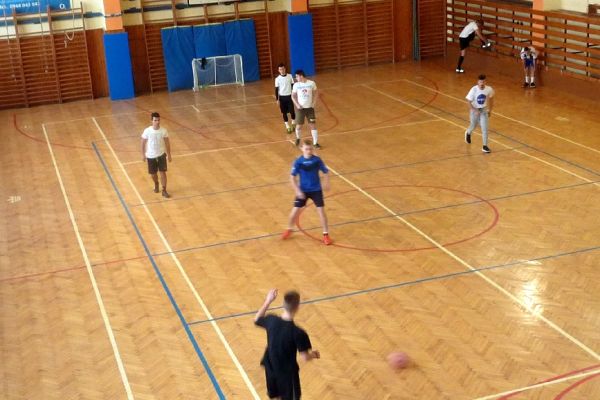 futsal-2019-188CA1BDFA-E6ED-B629-905D-734E784196BA.jpg