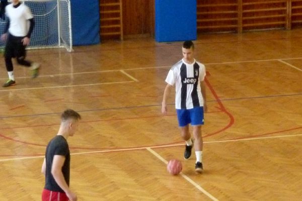 futsal-2019-21C9CCF75D-1B8D-DFB2-468C-EC29DE4391F6.jpg