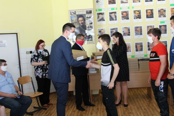 img-602436FA67AC-852B-5BC8-8E2F-66A27C20EF7A.jpg