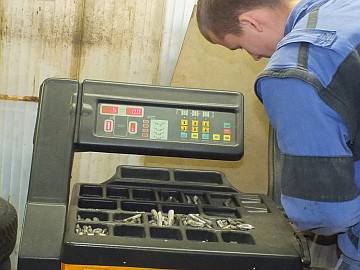 Autoopravár-mechanik