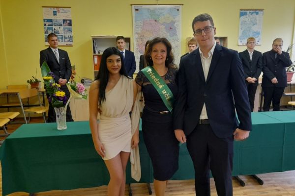 odovzdavenie-stuziek-ii-dn-012660C2551-BFF4-0DE0-A6FF-618E6748F71F.jpg