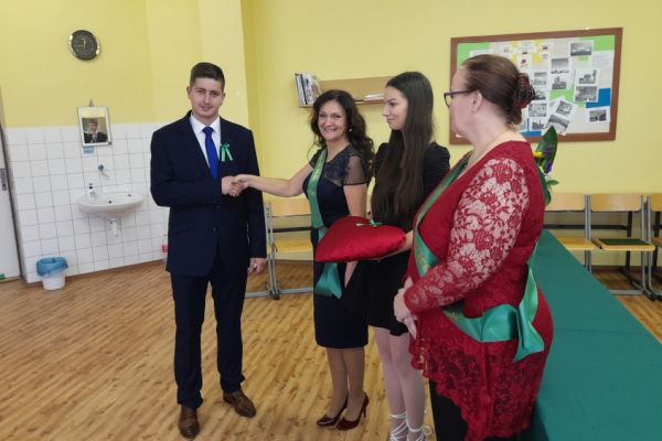 odovzdavenie-stuziek-ii-dn-020800716F0-CA33-0842-4633-B5F19117F198.jpg