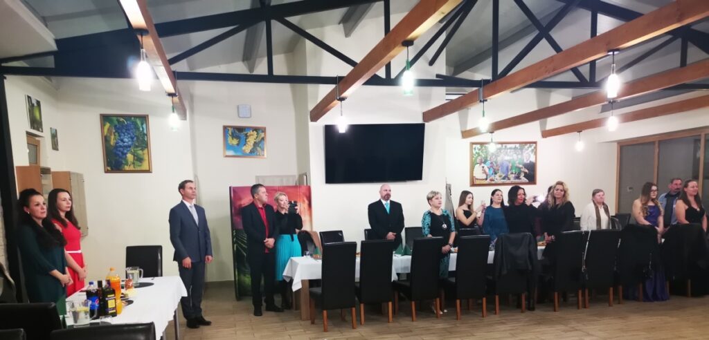 Žiaci IV.A triedy prevzali zelené maturitné stužky