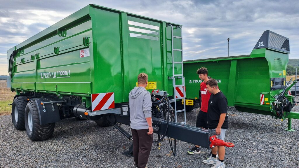 Praktické ukážky traktorov LOVOL 2026 v Holiši pri Lučenci