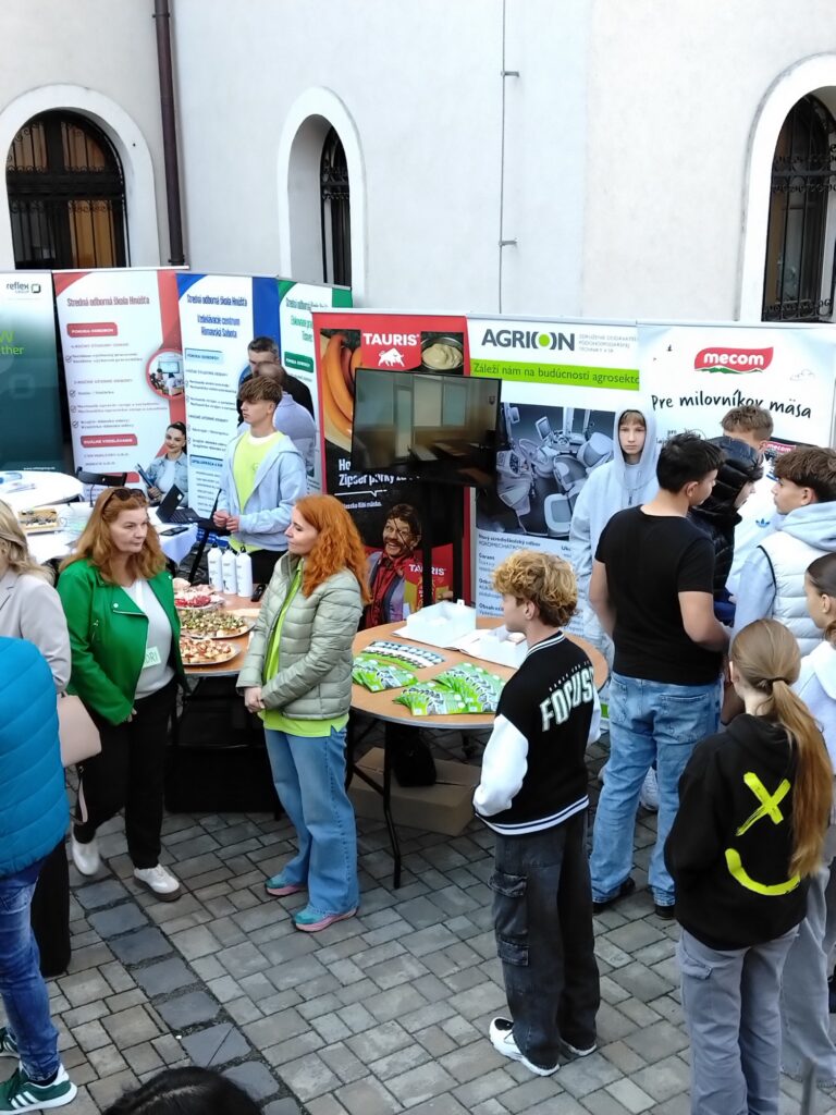 Burza stredných škôl v Lučenci 2026 – SOŠTaAP, fotografia 5